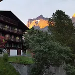 Tschuggen Otel 2*